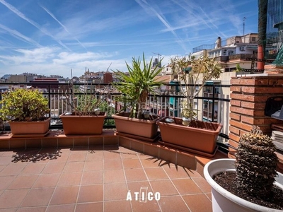 Ático atico en calle independencia con terraza en Barcelona
