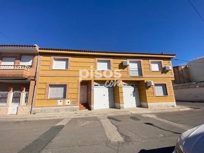 Casa adosada en venta en Calle de Teruel