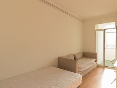 Habitación en piso compartido en barcelona.