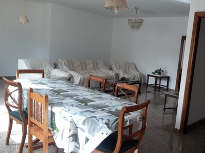 Habitaciones en C/ COLMENARES, Las Palmas de Gran Canaria por 395€ al mes