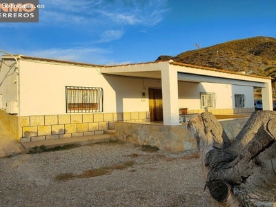 OFERTA!! Casa con finca de mas de 4.000 m2 en Los Lobos