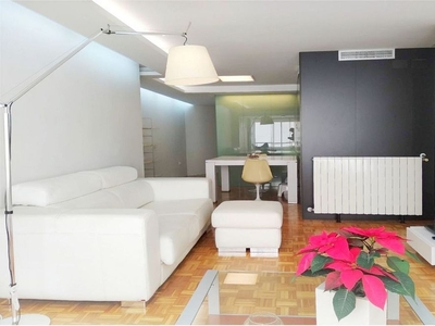 Alquiler de estudio en Centro - Alicante con garaje y muebles