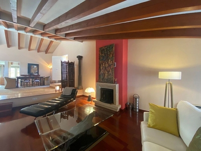 Ático en alquiler en La Llotja - Sant Jaume de 2 habitaciones con terraza y muebles