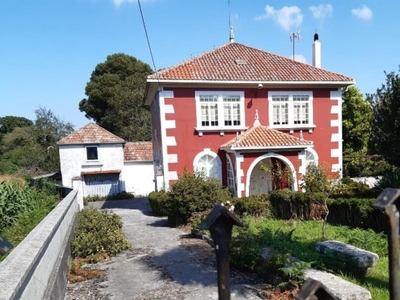 Casa de aldea estilo señorial con amplia finca, en Antes, carretera a Finisterre y Muxía.