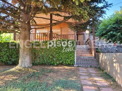 Casa en venta en Carrer de Manresa, cerca de Carrer de Peguera