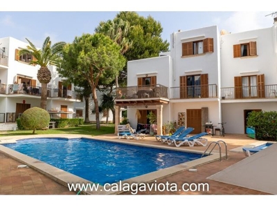 Conjunto de apartamentos con licencia turística en Cala Ferrera - Oportunidad para inversores.