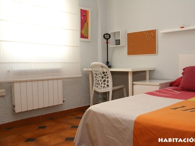 Habitaciones en Avda. Navarra, Zaragoza Capital por 250€ al mes