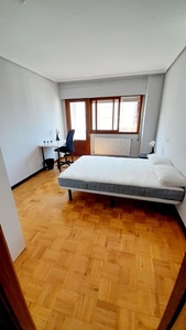 Habitaciones en C/ Couto Piñeiro, Vigo por 325€ al mes