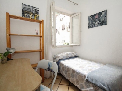 Habitaciones en C/ Pedro Antonio de Alarcón, Granada Capital por 190€ al mes