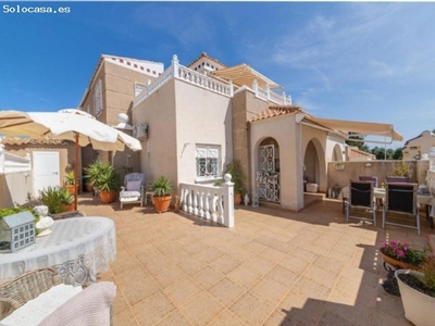 HERMOSA CASA ADOSADA ESTILO QUAD EN ALTOS DE LA BAHIA