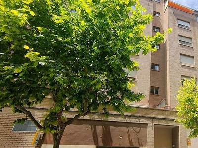 Piso en alquiler en calle De José María Lacasa de 3 habitaciones con terraza y calefacción