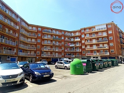 Piso en alquiler en calle Monasterio Viejo de San Pedro de 3 habitaciones con terraza y muebles