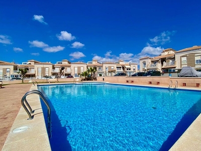 Piso en venta en Nueva Torrevieja - Aguas Nuevas de 2 habitaciones con terraza y piscina