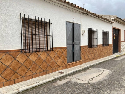 Venta Casa rústica en Calle Dos de Mayo 4 Villafranca de los Caballeros. Buen estado 80 m²