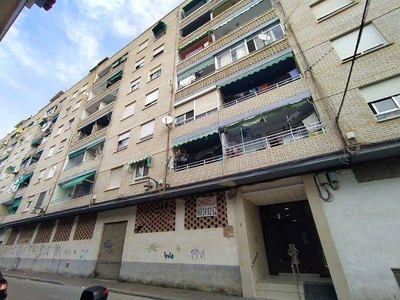 Venta Piso Molina de Segura. Piso de cuatro habitaciones Tercera planta con balcón