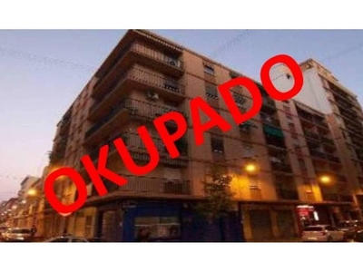 Venta Piso València. Piso de cuatro habitaciones en Calle ESCULTOR PIQUER. A reformar cuarta planta con terraza