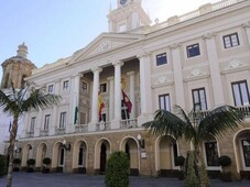Edificio 5 plantas a reformar Cádiz Ref. 89875835 - Indomio.es