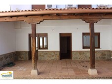 Venta Casa adosada en Callejón Trinidad 15 Villanueva de los Infantes (Ciudad Real). Buen estado con terraza 250 m²