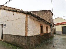 Venta Casa rústica en Calle del Cristu Benditu Guijo de Granadilla. A reformar 87 m²