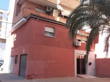 Venta Piso Badajoz. Piso de cuatro habitaciones en Calle Jalifa. Buen estado primera planta