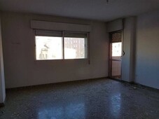 Venta Piso Ciudad Real. Piso de cuatro habitaciones A reformar