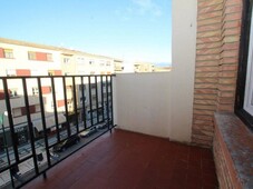 Venta Piso Ejea de los Caballeros. Piso de cuatro habitaciones en cosculluela. Tercera planta con balcón