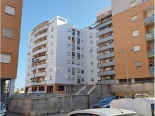 Venta Piso Huelva. Piso de tres habitaciones Buen estado cuarta planta con balcón