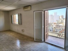 Venta Piso Inca. Piso de cuatro habitaciones en Calle Comerç. A reformar quinta planta con terraza