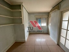 Venta Piso Torrijos. Piso de tres habitaciones en Carretera Gerindote 18. Buen estado segunda planta con terraza calefacción individual