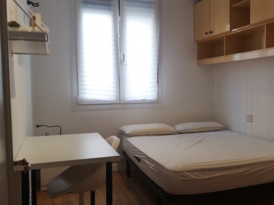 Alquiler de habitaciones en apartamento de 3 habitaciones en Bilbao