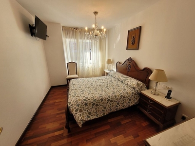 Alquiler de piso en calle Blanco Amor de 3 habitaciones con muebles y calefacción