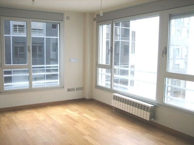 Alquiler de piso en calle Isabel II de 2 habitaciones con garaje y calefacción