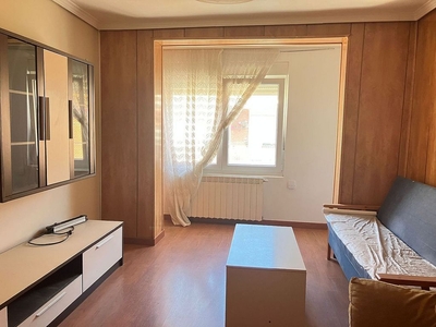 Alquiler de piso en Centro - Palencia de 3 habitaciones con muebles y calefacción
