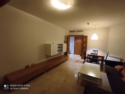 Alquiler de piso en Juan Carlos I de 2 habitaciones con garaje y muebles