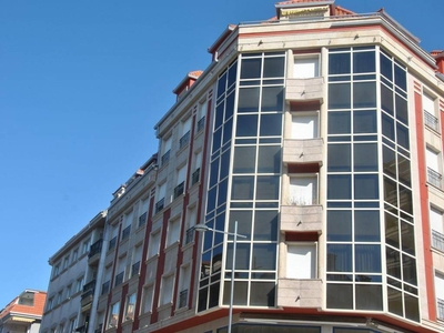 Alquiler Piso en Calle Luis Vidal Rocha 15. Sanxenxo. Buen estado tercera planta plaza de aparcamiento con balcón