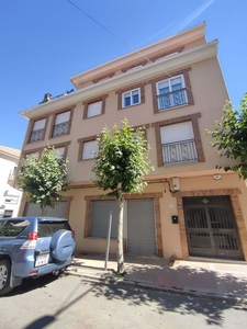 Dúplex en venta en calle Castilla de 4 habitaciones con terraza y piscina