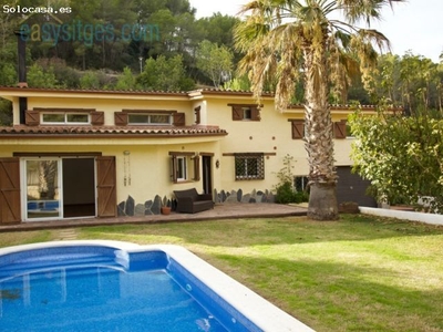 Independiente Casa muy luminosa con piscina y jardín muy privados