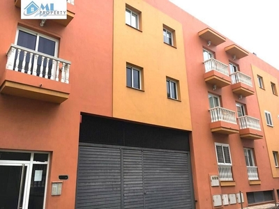 Piso en alquiler en Los Realejos-Icod El Alto de 3 habitaciones con garaje y muebles