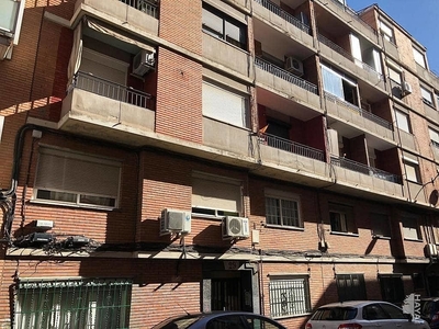 Piso en venta en Barrio Torrero de 3 habitaciones con balcón