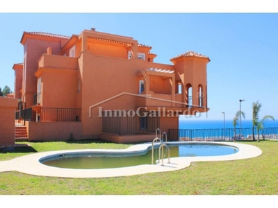 Piso en venta en Lo Cea - Los Cortijos de 3 habitaciones con terraza y piscina