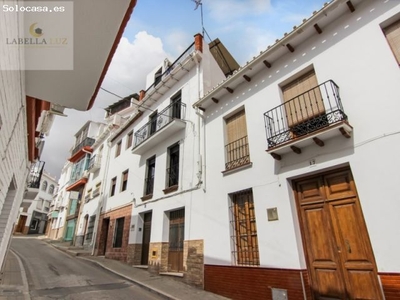 TRADICIONAL Y HERMOSA ADOSADA RUSTICA CON LOCAL EN ALORA