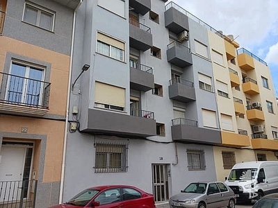 Venta de piso en Turís de 3 habitaciones con terraza y balcón