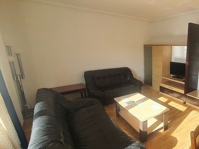 Alquiler de piso en carretera Santander de 2 habitaciones con garaje y muebles