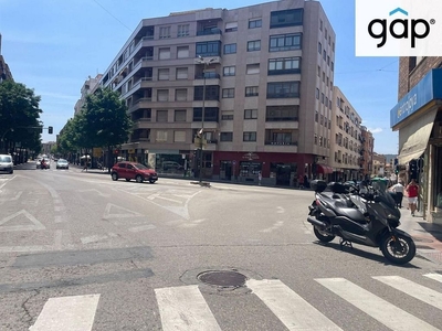 Alquiler de piso en Centro - Cuenca de 4 habitaciones con muebles y calefacción