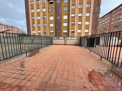 Alquiler de piso en Centro - Palencia de 1 habitación con terraza y muebles