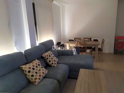 Alquiler de piso en Centro - Teruel de 2 habitaciones con garaje y muebles