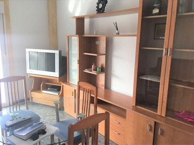 Piso en alquiler en Centro - Cáceres de 4 habitaciones con terraza y muebles