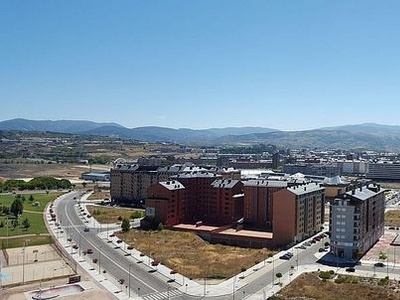 Piso en venta en Centro - Ponferrada de 2 habitaciones con garaje y aire acondicionado