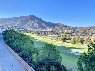 Piso en venta en Valle Romano Golf, Estepona, Málaga