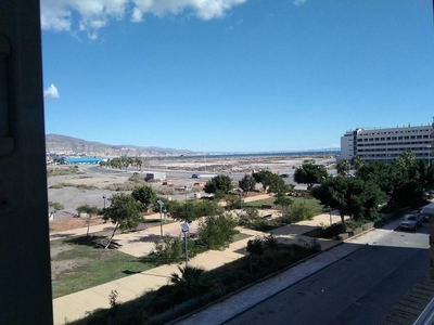 Venta Ático Roquetas de Mar. Plaza de aparcamiento con terraza